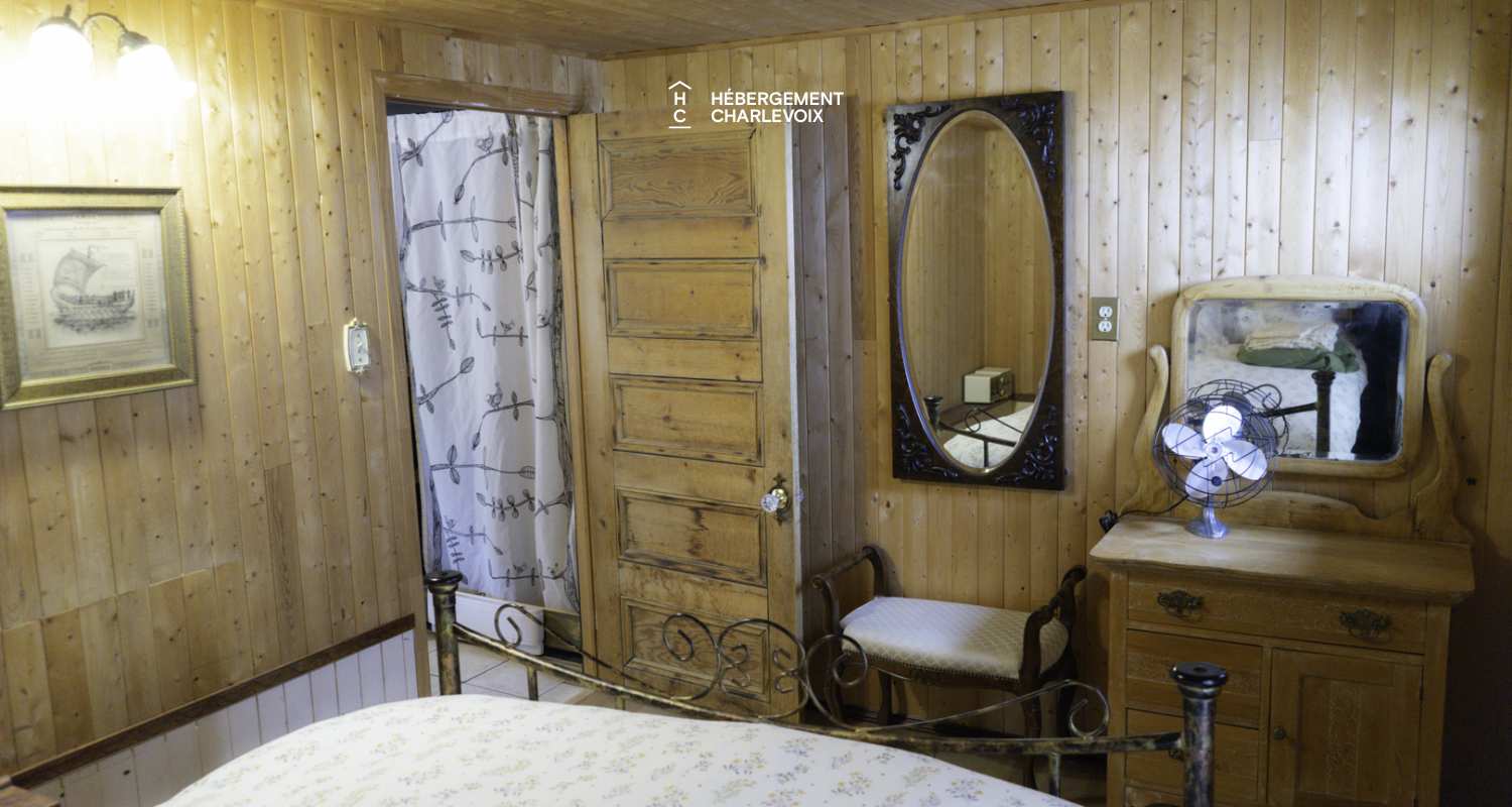 Le 142 - House with old-world charm in downtown Baie-Saint-Paul